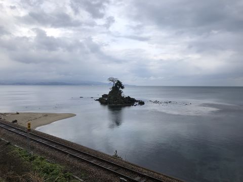 雨晴海岸的女岩